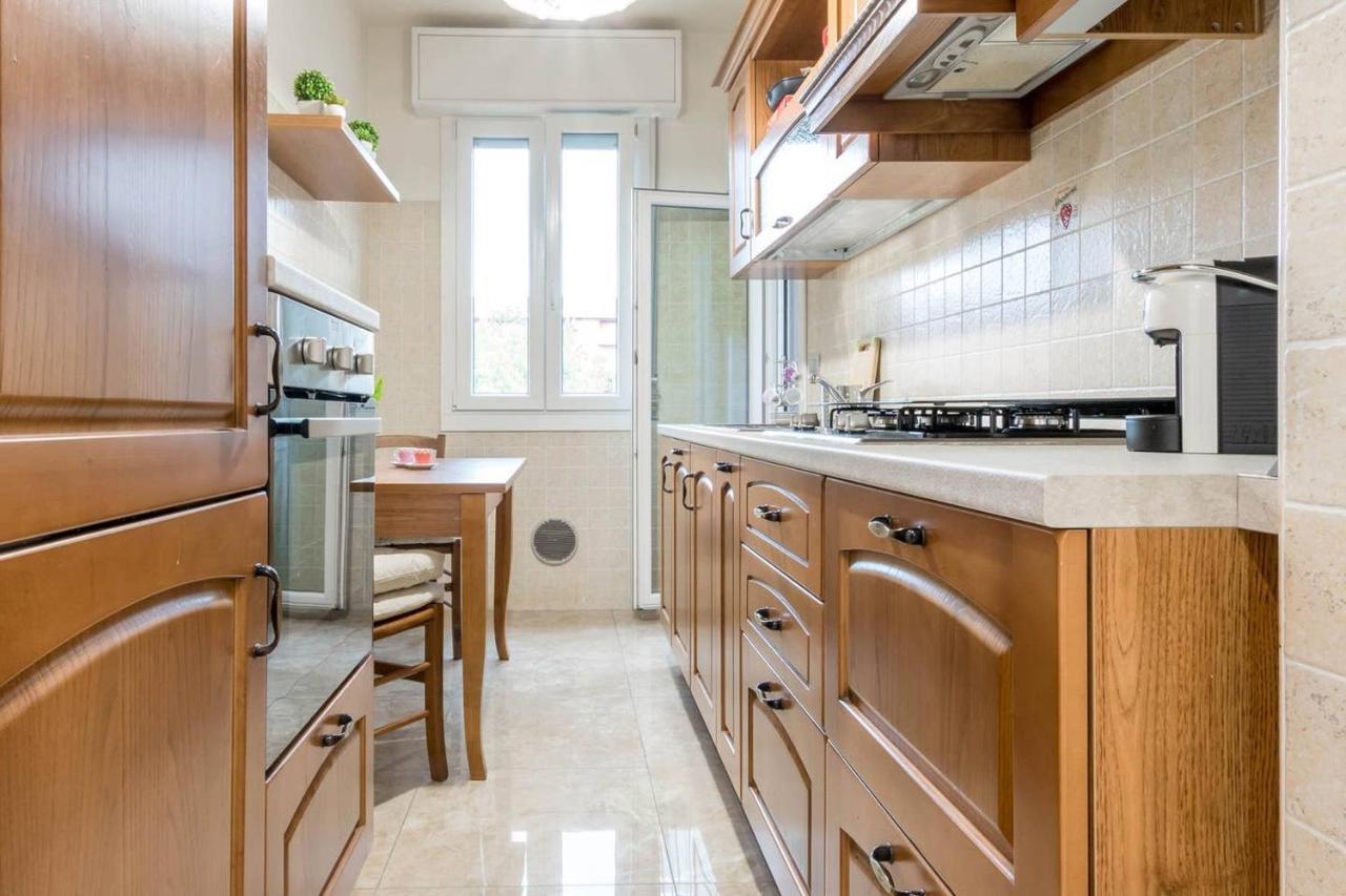 Altido Lovely Apt For 6 Located In Vibrant Gallaratese มิลาน ภายนอก รูปภาพ